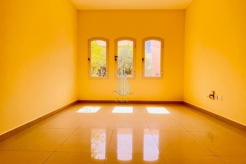 Vila v Muroor Area, Abu Dhabi, SAE 5 ložnice, 464.5 m² Č.: 589241 - fotografie 6