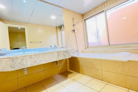 Vila v Muroor Area, Abu Dhabi, SAE 5 ložnice, 464.5 m² Č.: 589241 - fotografie 27
