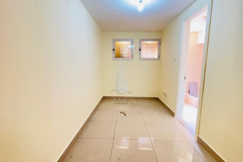 Vila v Muroor Area, Abu Dhabi, SAE 5 ložnice, 464.5 m² Č.: 589241 - fotografie 18