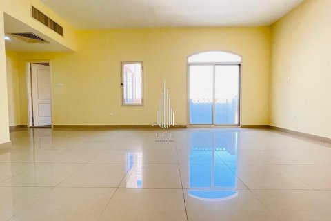 Vila v Muroor Area, Abu Dhabi, SAE 5 ložnice, 464.5 m² Č.: 589241 - fotografie 12