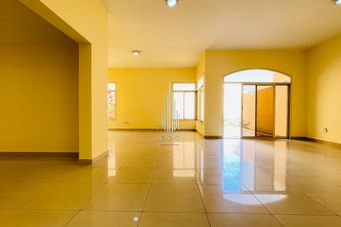 Vila v Muroor Area, Abu Dhabi, SAE 5 ložnice, 464.5 m² Č.: 589241 - fotografie 4