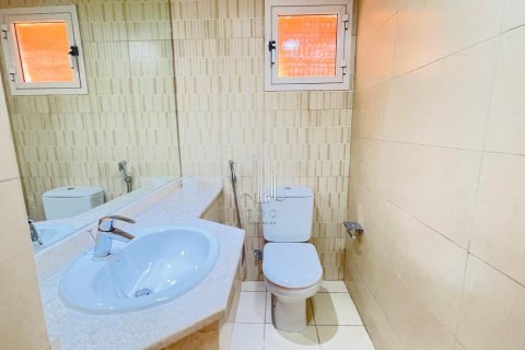 Vila v Muroor Area, Abu Dhabi, SAE 5 ložnice, 464.5 m² Č.: 589241 - fotografie 24