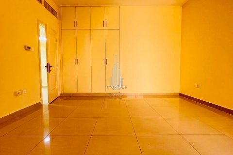 Vila v Muroor Area, Abu Dhabi, SAE 5 ložnice, 464.5 m² Č.: 589241 - fotografie 17