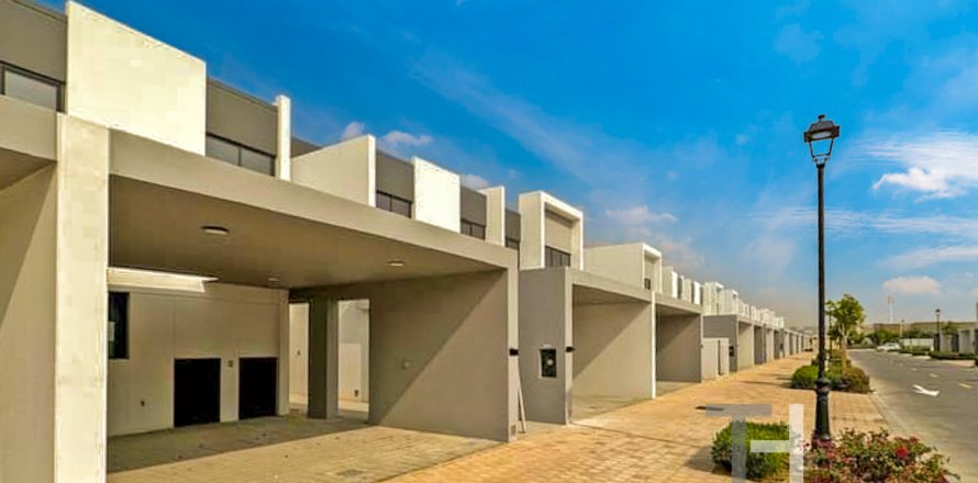 Řadový dům v Dubai, SAE 3 ložnice, 181 m² Č.: 586705