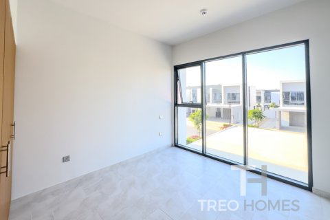 Řadový dům v Dubai, SAE 3 ložnice, 181 m² Č.: 586705 - fotografie 11