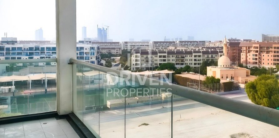 Byt v Dubai Studio City, Dubai, SAE 3 ložnice, 126 m² Č.: 602513