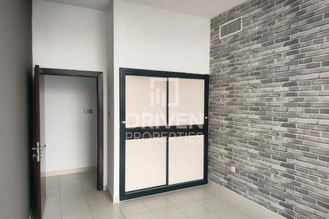 Byt v Dubai Studio City, Dubai, SAE 3 ložnice, 126 m² Č.: 602513 - fotografie 3