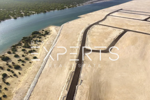 Land on the Yas Island, Abu Dhabi, UAE 1151 sq.m. № 546903 - photo 1
