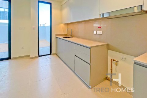 Townhouse in Dubai South (Dubai World Central), UAE 3 bedrooms, 182 sq.m. № 595616 - photo 7
