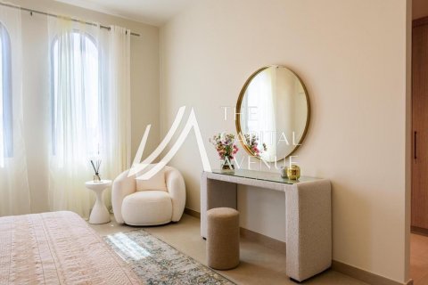 Řadový dům v Khalifa City, Abu Dhabi, SAE 2 ložnice, 124 m² Č.: 604747 - fotografie 7