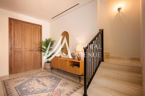 Řadový dům v Khalifa City, Abu Dhabi, SAE 2 ložnice, 124 m² Č.: 604747 - fotografie 4