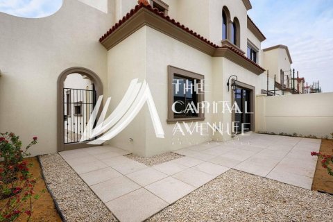 Villa in Khalifa City, Abu Dhabi, UAE 4 bedrooms, 316 sq.m. № 604749 - photo 1