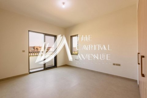 Villa in Khalifa City, Abu Dhabi, UAE 4 bedrooms, 316 sq.m. № 604749 - photo 3