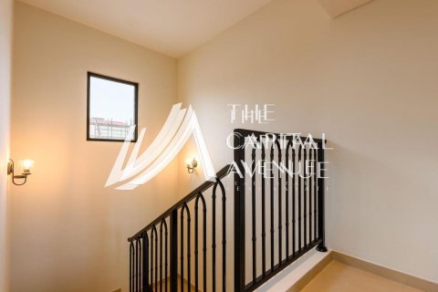 Villa in Khalifa City, Abu Dhabi, UAE 4 bedrooms, 316 sq.m. № 604749 - photo 7