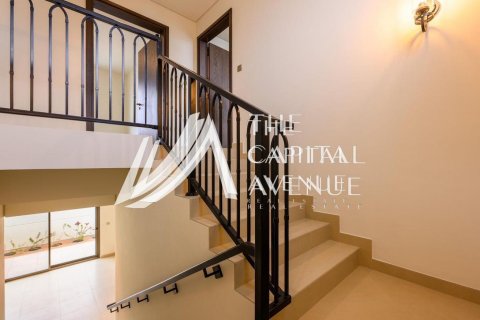 Villa in Khalifa City, Abu Dhabi, UAE 4 bedrooms, 316 sq.m. № 604749 - photo 8