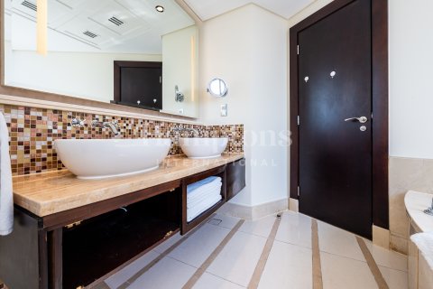 Apartment in Downtown Dubai (Downtown Burj Dubai), UAE 2 bedrooms, 171.68009885 sq.m. № 583317 - photo 13