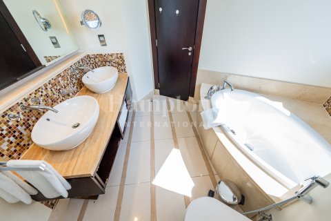 Apartment in Downtown Dubai (Downtown Burj Dubai), UAE 2 bedrooms, 171.68009885 sq.m. № 583317 - photo 19