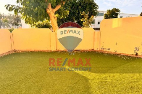 Shtëpi në qytet në Al Reef, Abu Dhabi, Emiratet e Bashkuara Arabe 4 dhoma gjumi, 265.5 m2. № 580415 - Foto 3