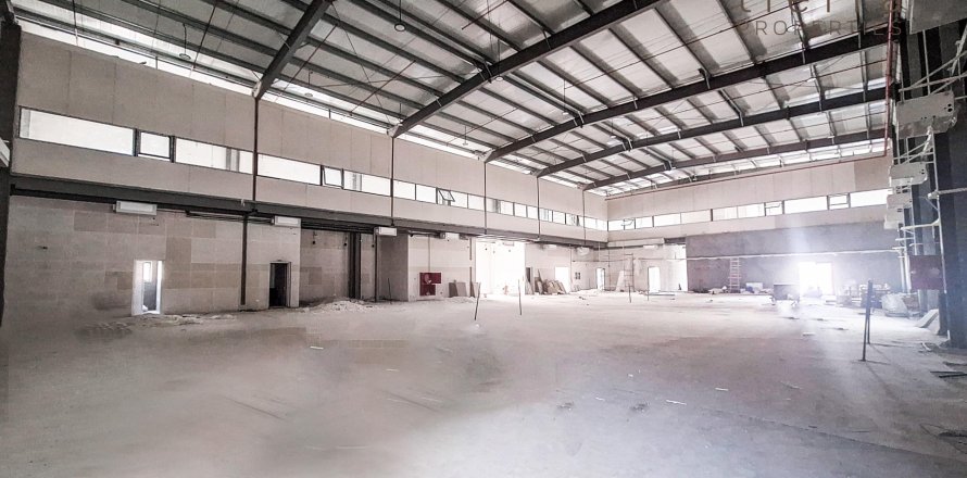 Komerční nemovitost v Al Khawaneej, Dubai, SAE 2034.6 m² Č.: 567158