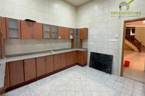 Vilë në Al Dhait, Ras Al Khaimah, Emiratet e Bashkuara Arabe 10 dhoma gjumi, 1114.8 m2. № 588652 - Foto 17