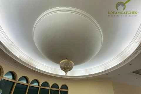 Vilë në Al Dhait, Ras Al Khaimah, Emiratet e Bashkuara Arabe 10 dhoma gjumi, 1114.8 m2. № 588652 - Foto 23