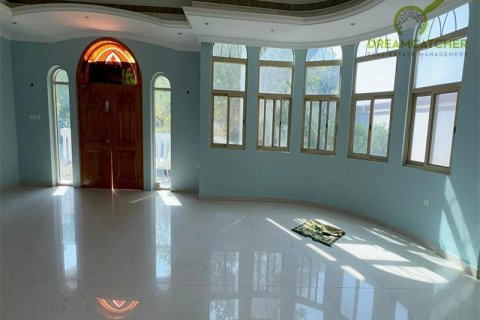 Vilë në Al Dhait, Ras Al Khaimah, Emiratet e Bashkuara Arabe 10 dhoma gjumi, 1114.8 m2. № 588652 - Foto 22