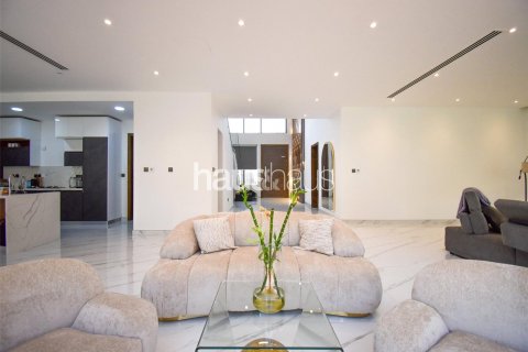 Vilë në Al Furjan, Dubai, Emiratet e Bashkuara Arabe 5 dhoma gjumi, 606 m2. № 625777 - Foto 5