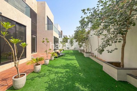 Vilë në Al Furjan, Dubai, Emiratet e Bashkuara Arabe 5 dhoma gjumi, 606 m2. № 625777 - Foto 18