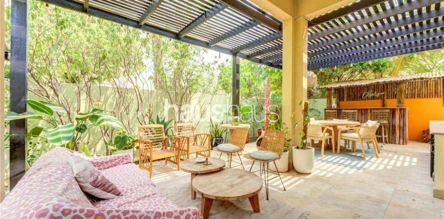 Villa in The Lakes, Dubai, UAE 3 bedrooms, 337 sq.m. № 625710