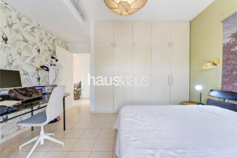 Villa in The Lakes, Dubai, UAE 3 bedrooms, 337 sq.m. № 625710 - photo 17