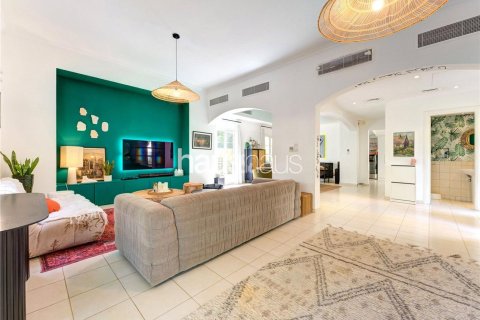 Villa in The Lakes, Dubai, UAE 3 bedrooms, 337 sq.m. № 625710 - photo 6