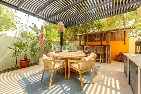 Villa in The Lakes, Dubai, UAE 3 bedrooms, 337 sq.m. № 625710 - photo 11