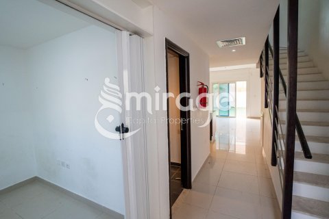 Řadový dům v Al Reef, Abu Dhabi, SAE 2 ložnice, 117.3 m² Č.: 597178 - fotografie 3