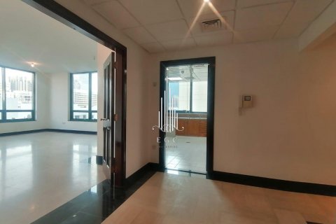 Byt v Hamdan Street, Abu Dhabi, SAE 3 ložnice, 244.3 m² Č.: 572808 - fotografie 4