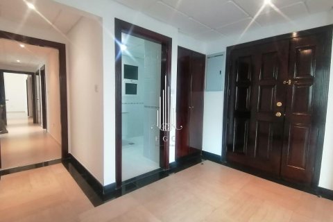 Byt v Hamdan Street, Abu Dhabi, SAE 3 ložnice, 244.3 m² Č.: 572808 - fotografie 13