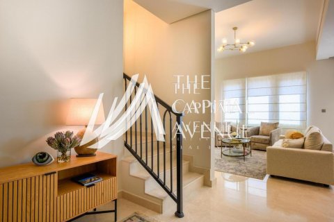 Townhouse in Khalifa City, Abu Dhabi, UAE 2 bedrooms, 124 sq.m. № 604958 - photo 2