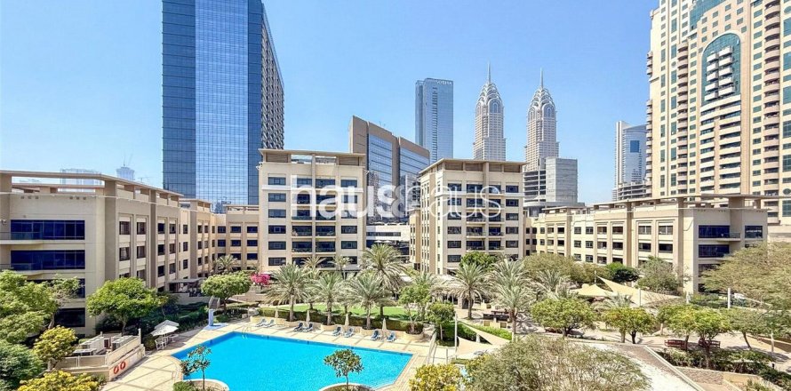 Korter asukohaga Greens, Dubai, AÜE: 3 magamistoaga, 192 m² Nr 625216