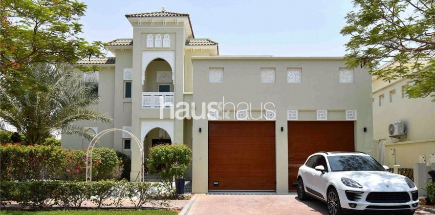 Villa asukohaga Al Furjan, Dubai, AÜE: 4 magamistoaga, 455 m² Nr 625218