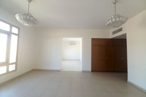Commercial property in Al Raha Golf Gardens, Abu Dhabi, UAE 5 bedrooms, 404 sq.m. № 595042 - photo 9