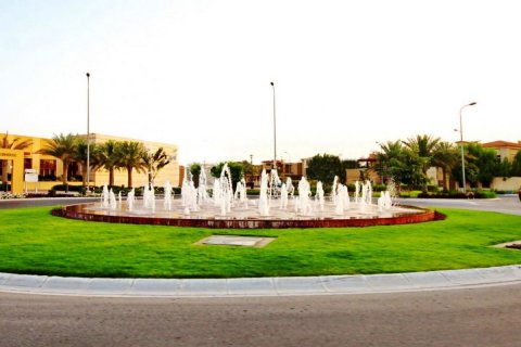 Commercial property in Al Raha Golf Gardens, Abu Dhabi, UAE 5 bedrooms, 404 sq.m. № 595042 - photo 7