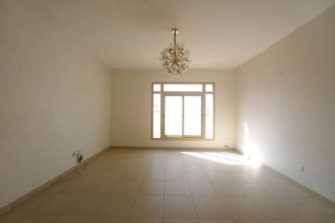 Commercial property in Al Raha Golf Gardens, Abu Dhabi, UAE 5 bedrooms, 404 sq.m. № 595042 - photo 12