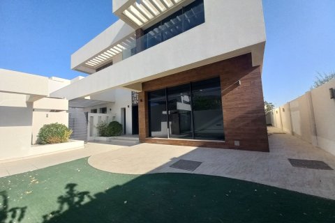 Hartanah komersil di Yas Island, Abu Dhabi, UAE 4 bilik tidur, 601 meter persegi № 595041 - foto 1