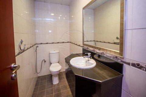 Villa in Abu Dhabi, UAE 3 bedrooms, 176 sq.m. № 615968 - photo 16