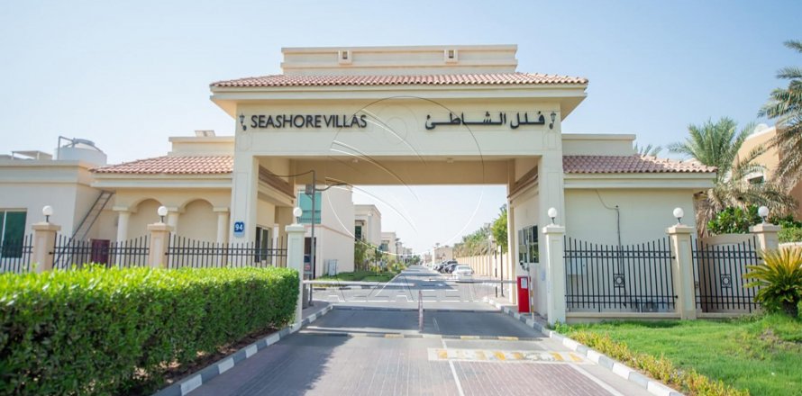 Villa in Abu Dhabi, UAE 3 bedrooms, 176 sq.m. № 615968