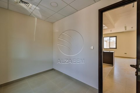 Townhouse in Khalifa City, Abu Dhabi, UAE 2 bedrooms, 123 sq.m. № 615969 - photo 5
