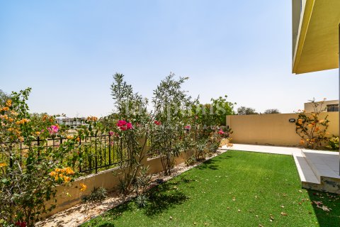 Vilë në DAMAC Hills (Akoya by DAMAC), Dubai, Emiratet e Bashkuara Arabe 6 dhoma gjumi, 350.05850400 m2. № 584149 - Foto 2