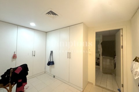 Vilë në Meadows, Dubai, Emiratet e Bashkuara Arabe 4 dhoma gjumi, 380.80939700 m2. № 584152 - Foto 2