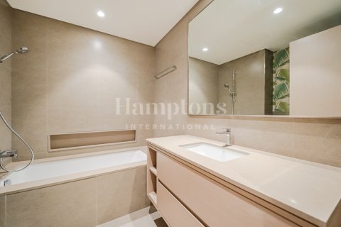 Apartment in Palm Jumeirah, Dubai, UAE 2 bedrooms, 105.32970528 sq.m. № 584148 - photo 17