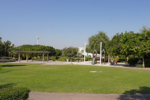 Commercial property in Al Ghadeer, Abu Dhabi, UAE 3 bedrooms, 371 sq.m. № 594654 - photo 15