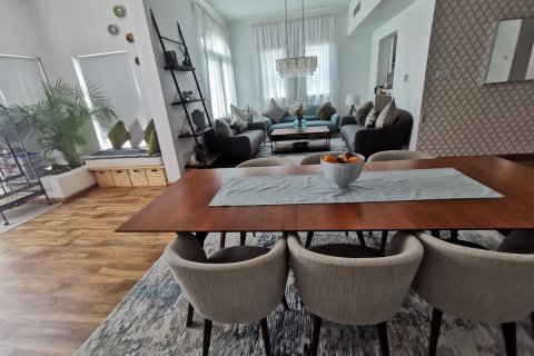 Commercial property in Al Ghadeer, Abu Dhabi, UAE 3 bedrooms, 371 sq.m. № 594654 - photo 6